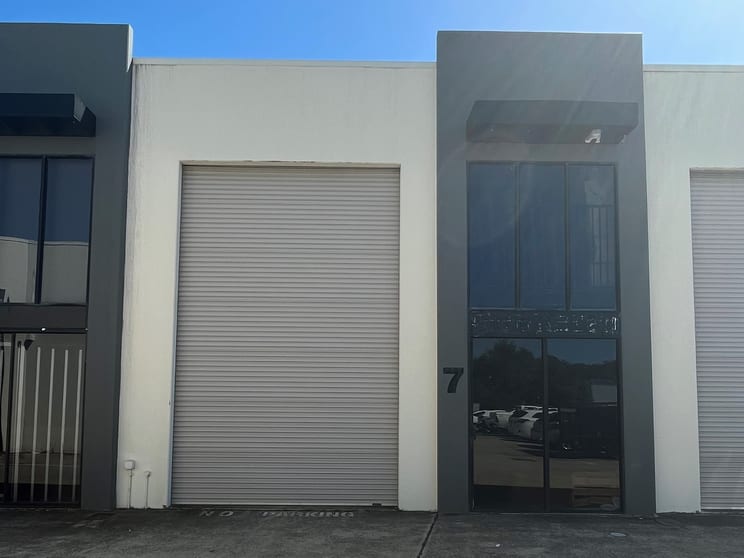 Click to view all images Burleigh Heads QLD 4220 - Image 1