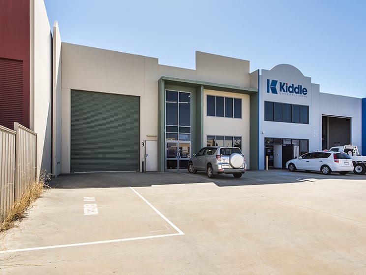 1,/9 Karratha Street Welshpool WA 6106 - Image 1