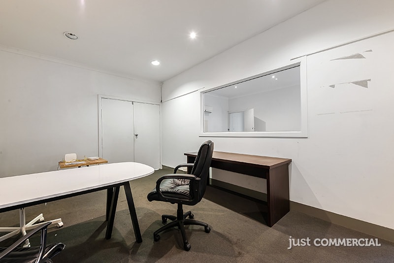Click to view all images 15 Meriton Place Clayton South VIC 3169 - Image 3