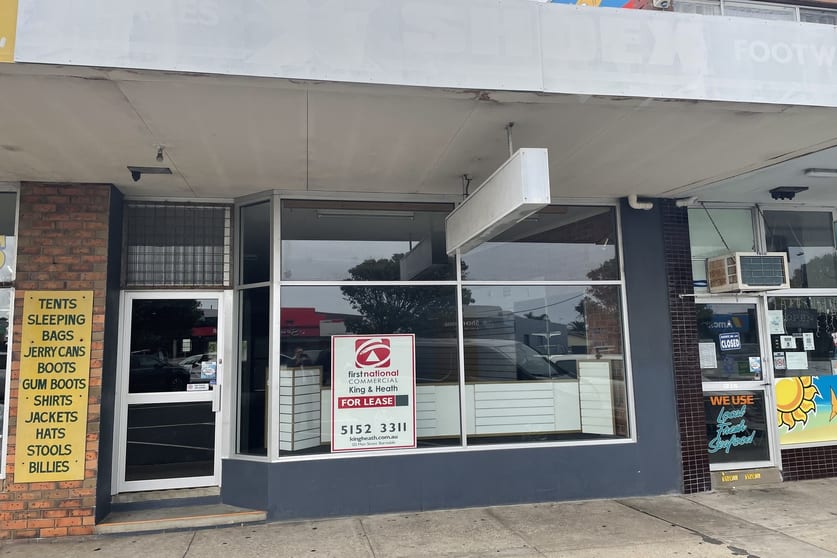 Click to view all images 17 Myer Street Lakes Entrance VIC 3909 - Image 1