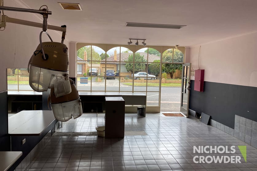 Click to view all images 22 Fairway Street Frankston VIC 3199 - Image 3