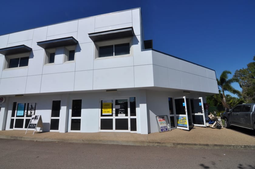 Click to view all images First Floor/367 Mount Low Parkway Bushland Beach QLD 4818 - Image 2