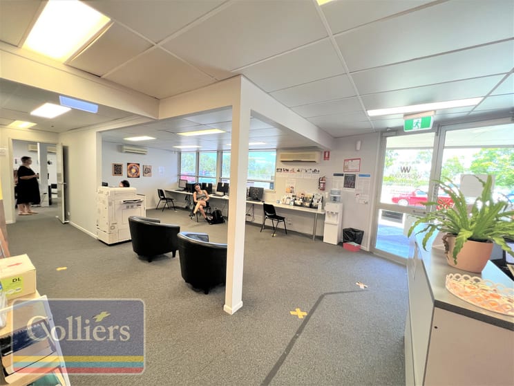 Click to view all images 2/199 Ingham Road West End QLD 4810 - Image 3