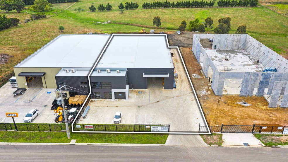 Click to view all images 24 Stirloch Circuit Traralgon VIC 3844 - Image 2