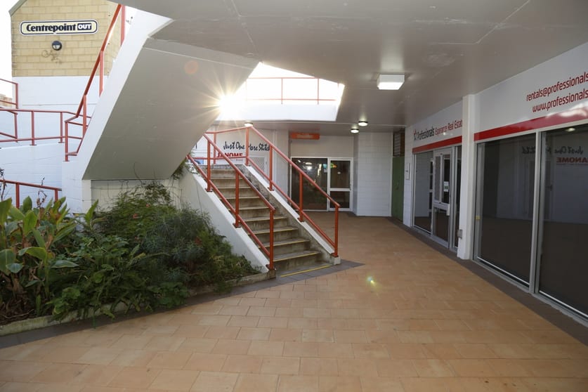 Click to view all images Unit 6, 81 Dempster Street Esperance WA 6450 - Image 2