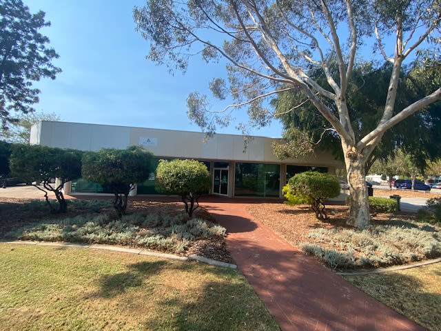 Click to view all images 2/12 Sutton Street Mandurah WA 6210 - Image 2