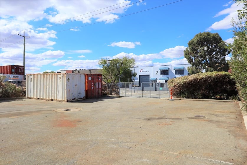 Click to view all images 6 Yeeda Way Malaga WA 6090 - Image 3
