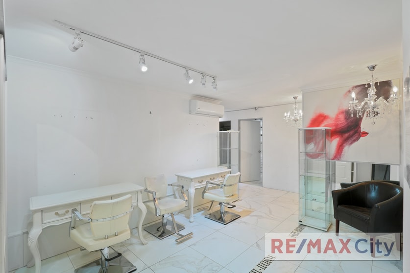 Click to view all images Shop 3/20 Racecourse Road Hamilton QLD 4007 - Image 2