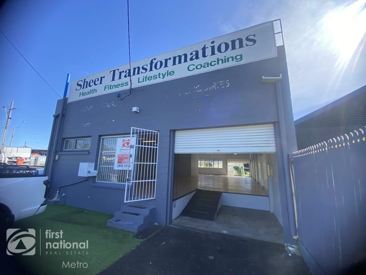Click to view all images 10 Jellicoe Street Coorparoo QLD 4151 - Image 3