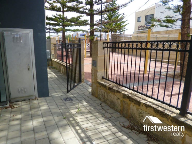 Click to view all images 1/6 Bouvard Walk Clarkson WA 6030 - Image 2