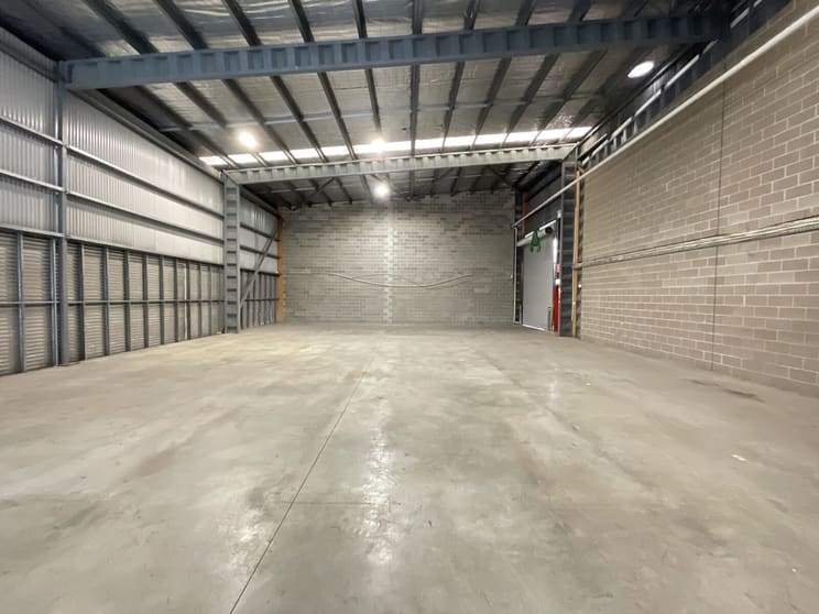 Click to view all images Unit 2, 11 Kinta Drive Beresfield NSW 2322 - Image 2