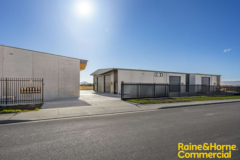 Click to view all images 2, 5 & 6/2 Cessna Way Cambridge TAS 7170 - Image 2