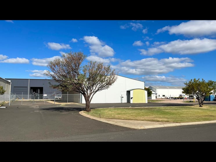 Click to view all images 14 Sherlock Way Davenport WA 6230 - Image 3