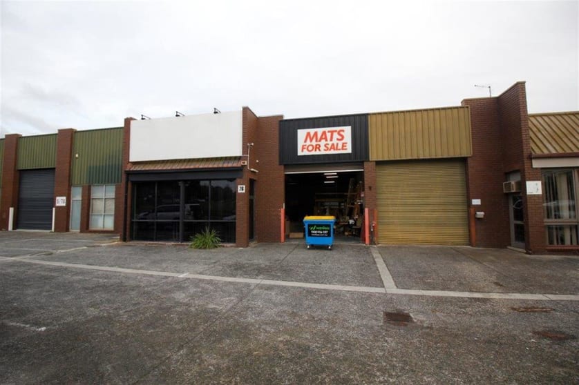 Click to view all images 76 BARRY STREET Bayswater VIC 3153 - Image 2