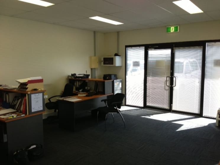 Click to view all images Unit 4/35 Colin Jamieson Drive Welshpool WA 6106 - Image 2