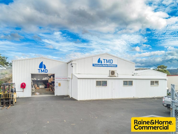 Click to view all images 28 Mertonvale Circuit Kingston TAS 7050 - Image 2