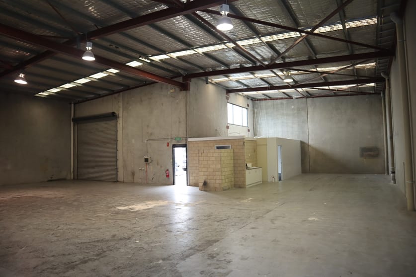 Click to view all images 5/9 Kalmia Road Bibra Lake WA 6163 - Image 1