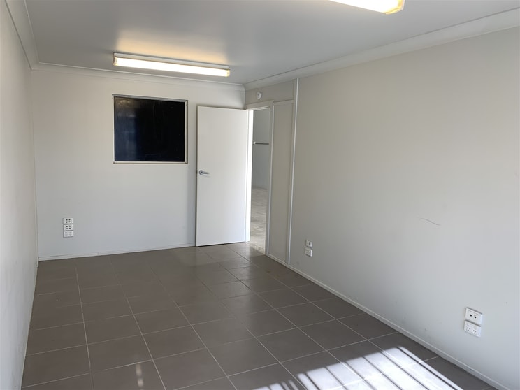 Click to view all images 10/23 Activity Crescent Molendinar QLD 4214 - Image 3