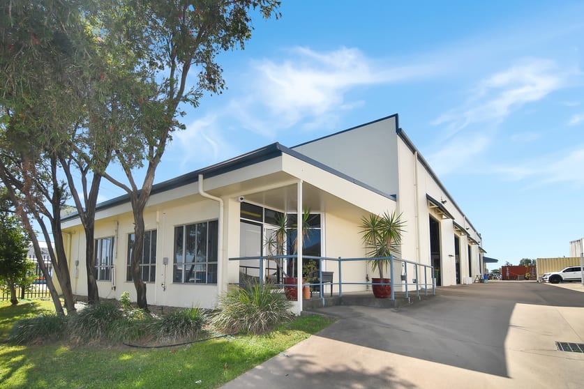 Click to view all images 21 Everett Street Mount St John QLD 4818 - Image 2
