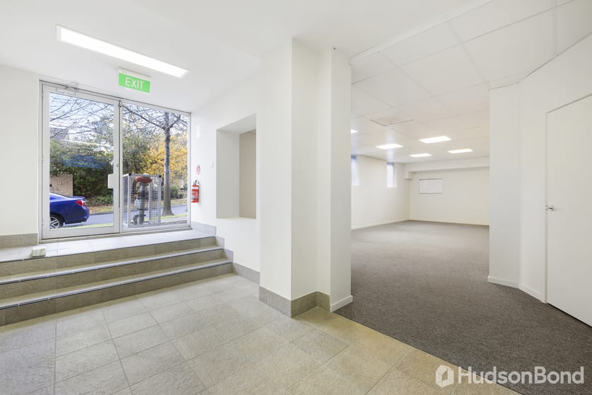 Click to view all images 1/101 Manningham Road Bulleen VIC 3105 - Image 2