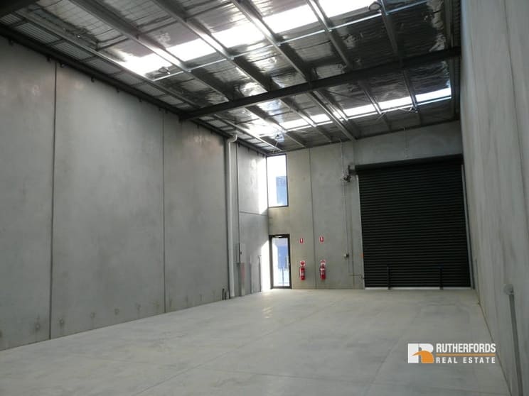 Click to view all images 7/2 Thomsons Road Keilor Park VIC 3042 - Image 3
