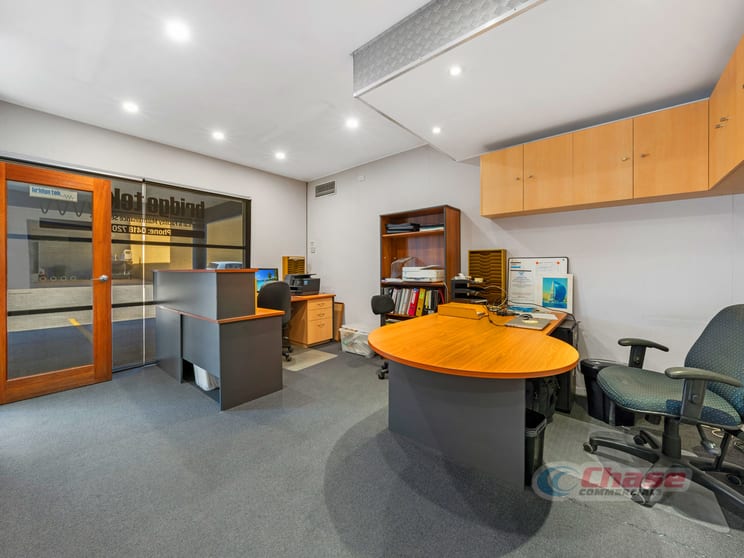 Click to view all images 4/505 Lytton Road Morningside QLD 4170 - Image 3