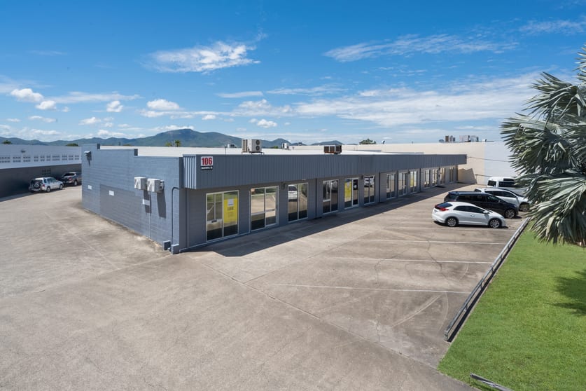 Click to view all images 2/106 Dalrymple Road Currajong QLD 4812 - Image 1