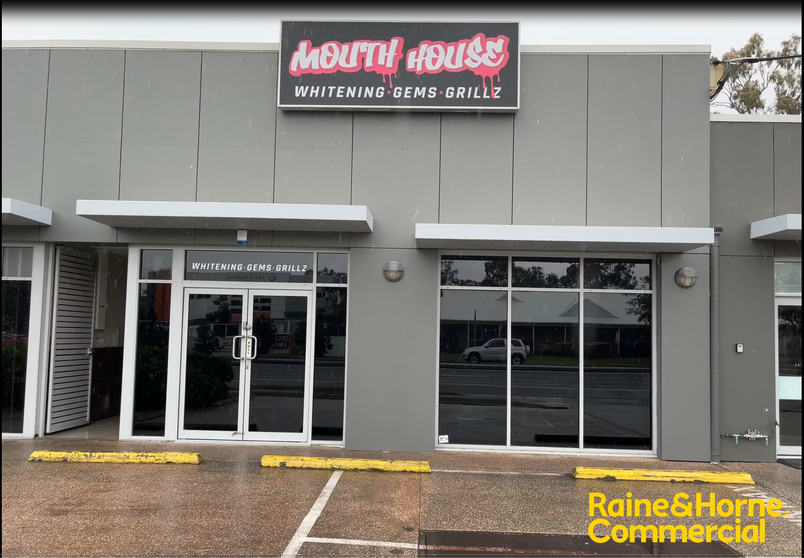 Click to view all images 3/110 Brisbane Road Labrador QLD 4215 - Image 1