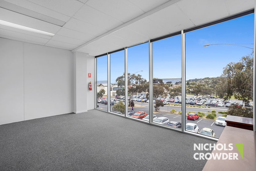 Click to view all images 1/70 McLaren Place Mornington VIC 3931 - Image 2