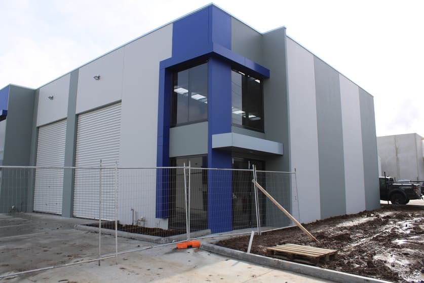 Click to view all images 12 Pottery Circuit Pakenham VIC 3810 - Image 2