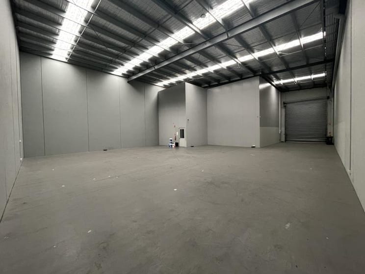 Click to view all images 45 Bayside Avenue Port Melbourne VIC 3207 - Image 2