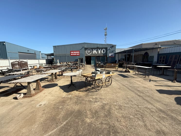 Click to view all images 26 Smithton Grove Ocean Grove VIC 3226 - Image 1