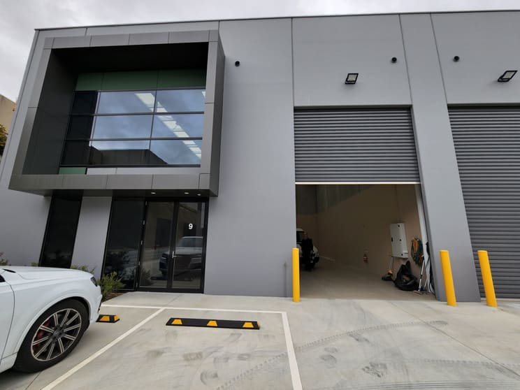 Click to view all images 9 Explorer Place Hallam VIC 3803 - Image 1