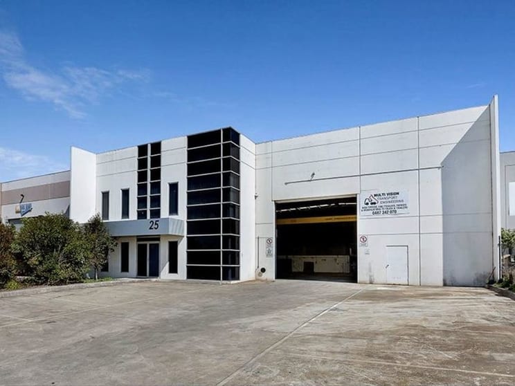 Click to view all images 25 Merri Concourse Campbellfield VIC 3061 - Image 2