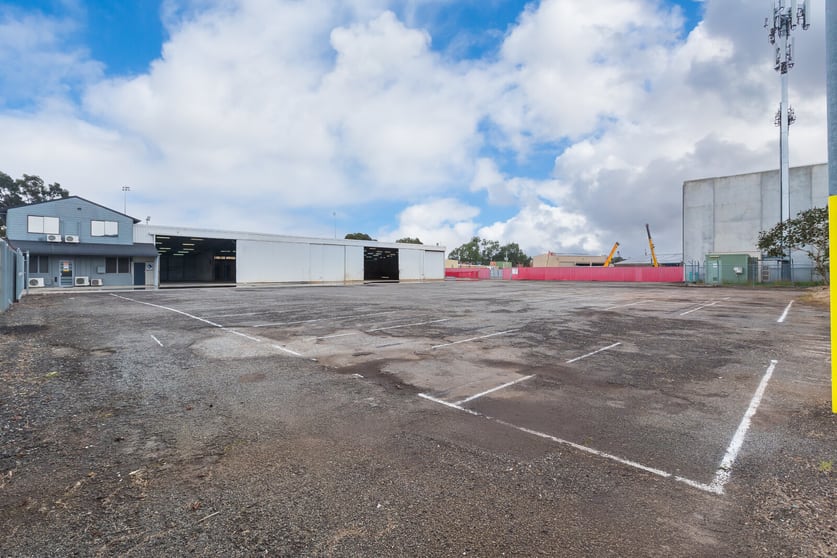 Click to view all images 38-40 Embleton Avenue Bayswater WA 6053 - Image 3