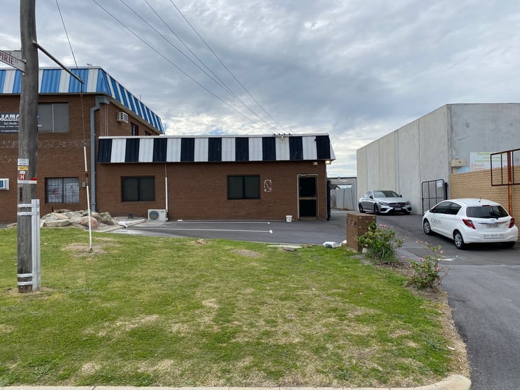 Click to view all images 2/24 Yampi Way Willetton WA 6155 - Image 3