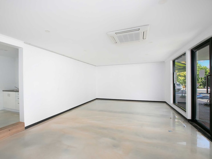 Click to view all images Edge Hill QLD 4870 - Image 2