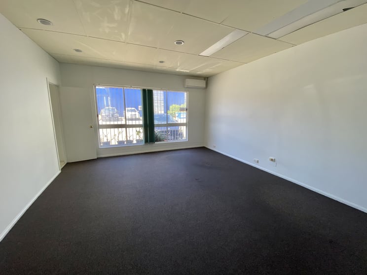 Click to view all images 7/9-11 Lawrence Drive Nerang QLD 4211 - Image 2