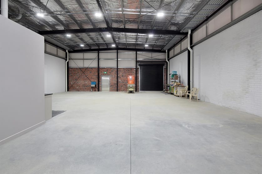 Click to view all images 2 Steven Court Ringwood VIC 3134 - Image 2