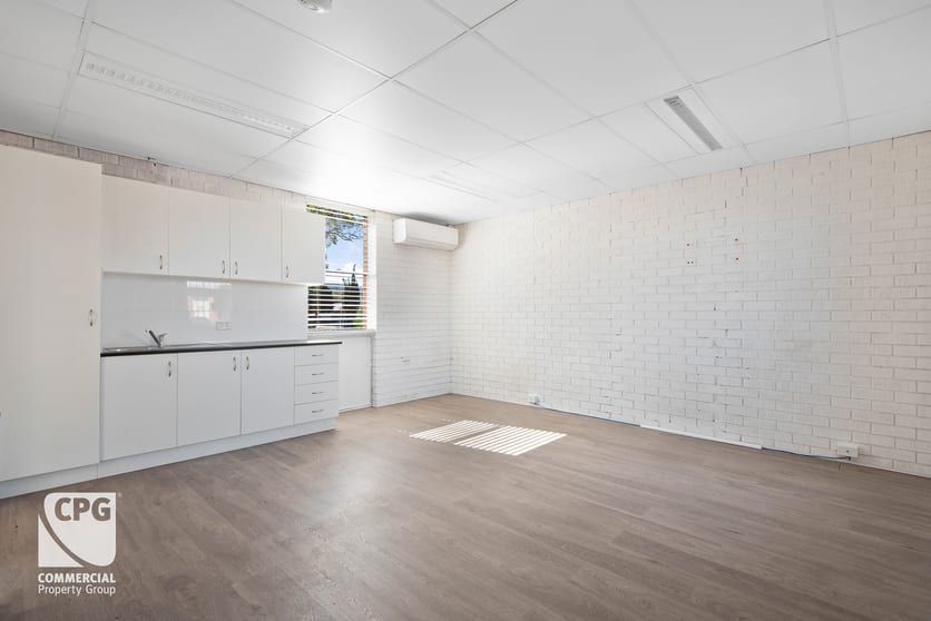 Click to view all images 8A/47-51 Parraweena Road Caringbah NSW 2229 - Image 3
