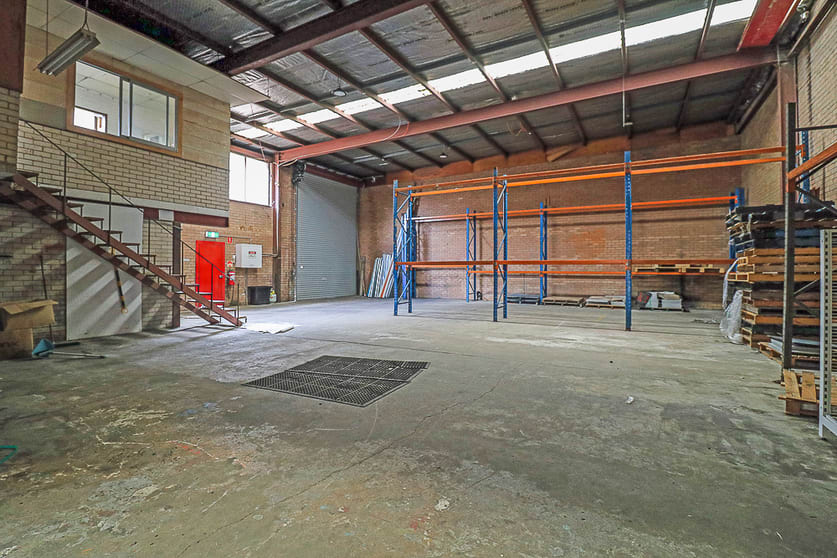 Click to view all images 1 & 2/62 Victoria Street Smithfield NSW 2164 - Image 1