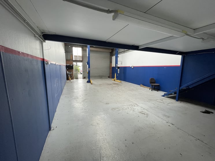 Click to view all images 15/7-9 Glenbarry Road Campbellfield VIC 3061 - Image 2