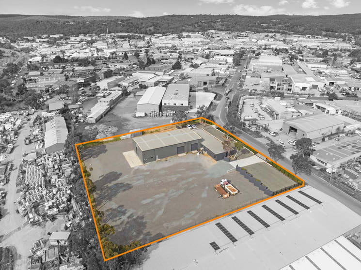 Click to view all images 42 Hincksman Street Queanbeyan East NSW 2620 - Image 2