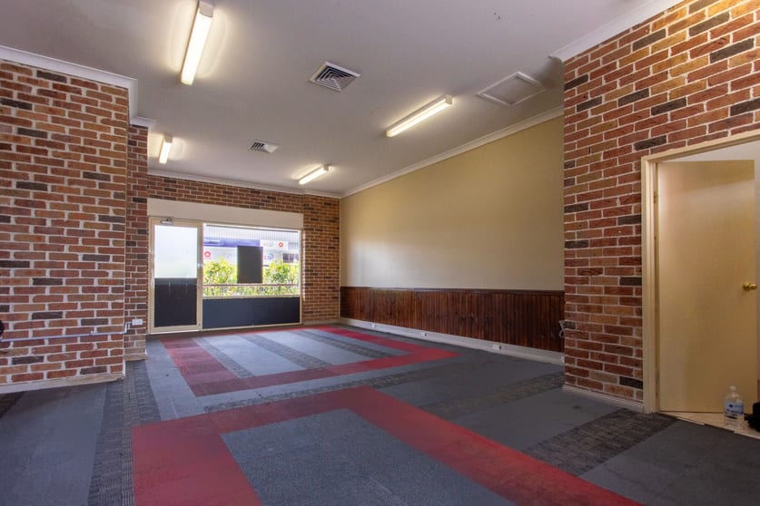 Click to view all images 3/5 Raymond Road Springwood NSW 2777 - Image 2