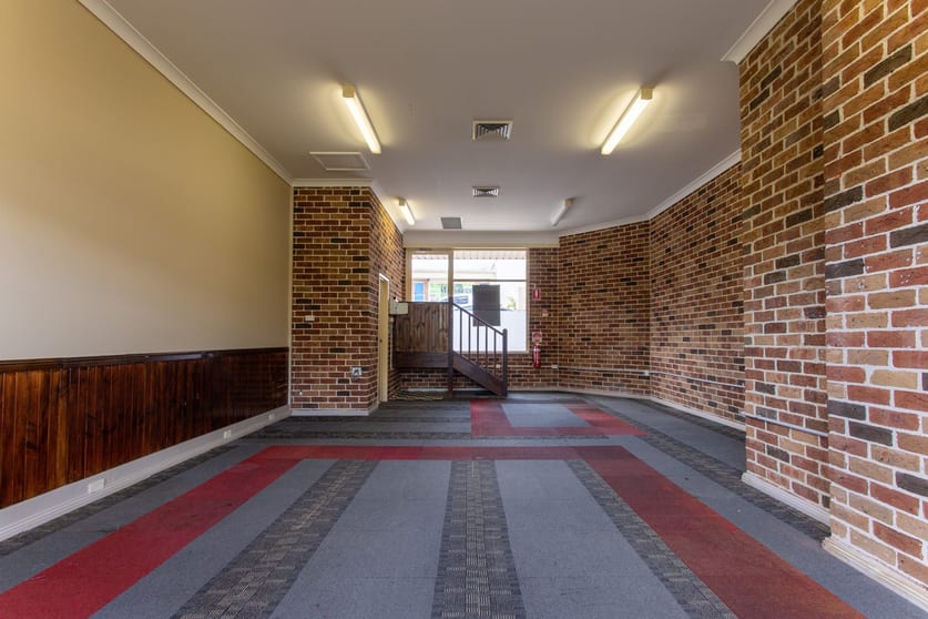 Click to view all images 3/5 Raymond Road Springwood NSW 2777 - Image 3