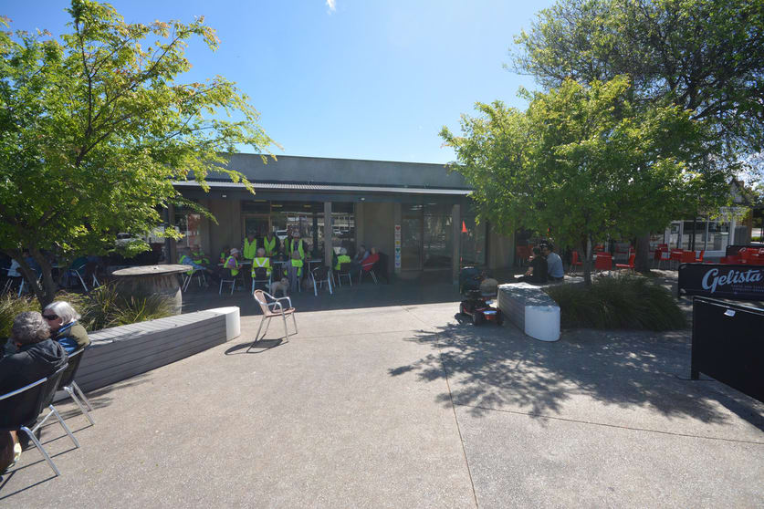 Click to view all images Shop 3, 2 Cadell Street Goolwa SA 5214 - Image 2