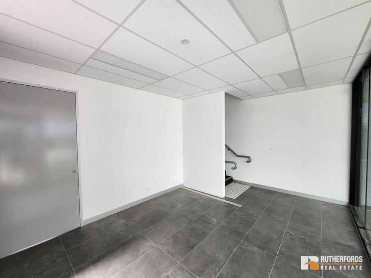 Click to view all images 1/16 Robbins Circuit Williamstown North VIC 3016 - Image 3