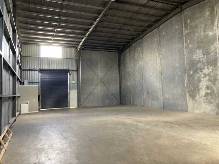 Click to view all images 11B/422 Sutton Street Delacombe VIC 3356 - Image 2