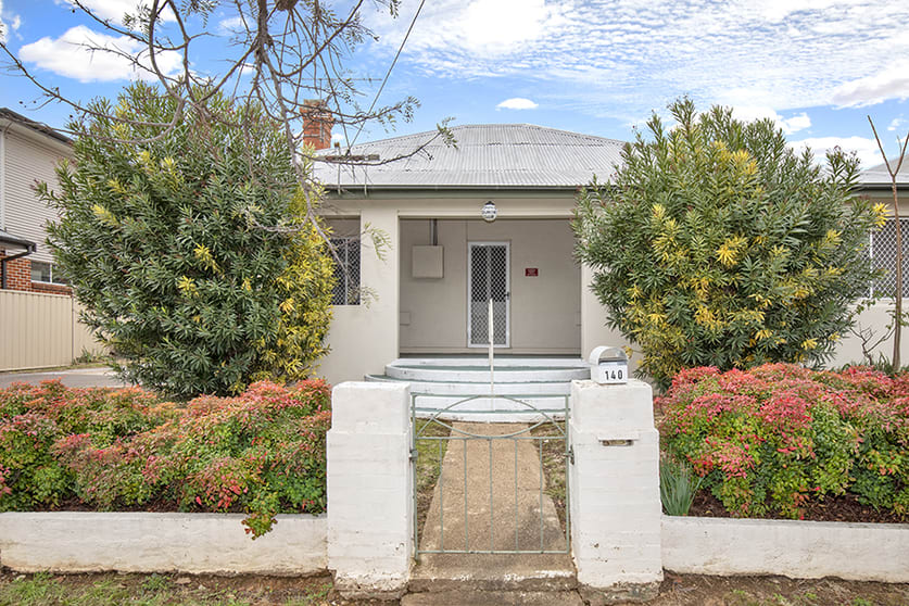 Click to view all images 140 Marius Street Tamworth NSW 2340 - Image 1