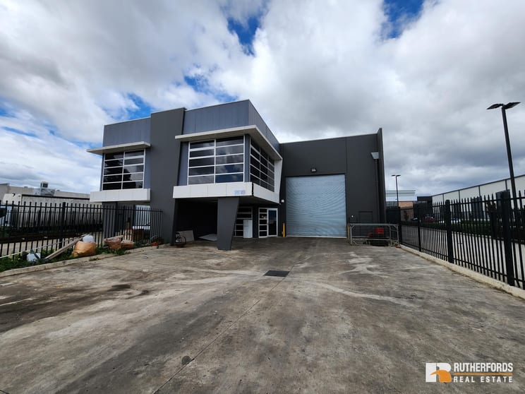 Click to view all images 2/59 Sunline Drive Truganina VIC 3029 - Image 1